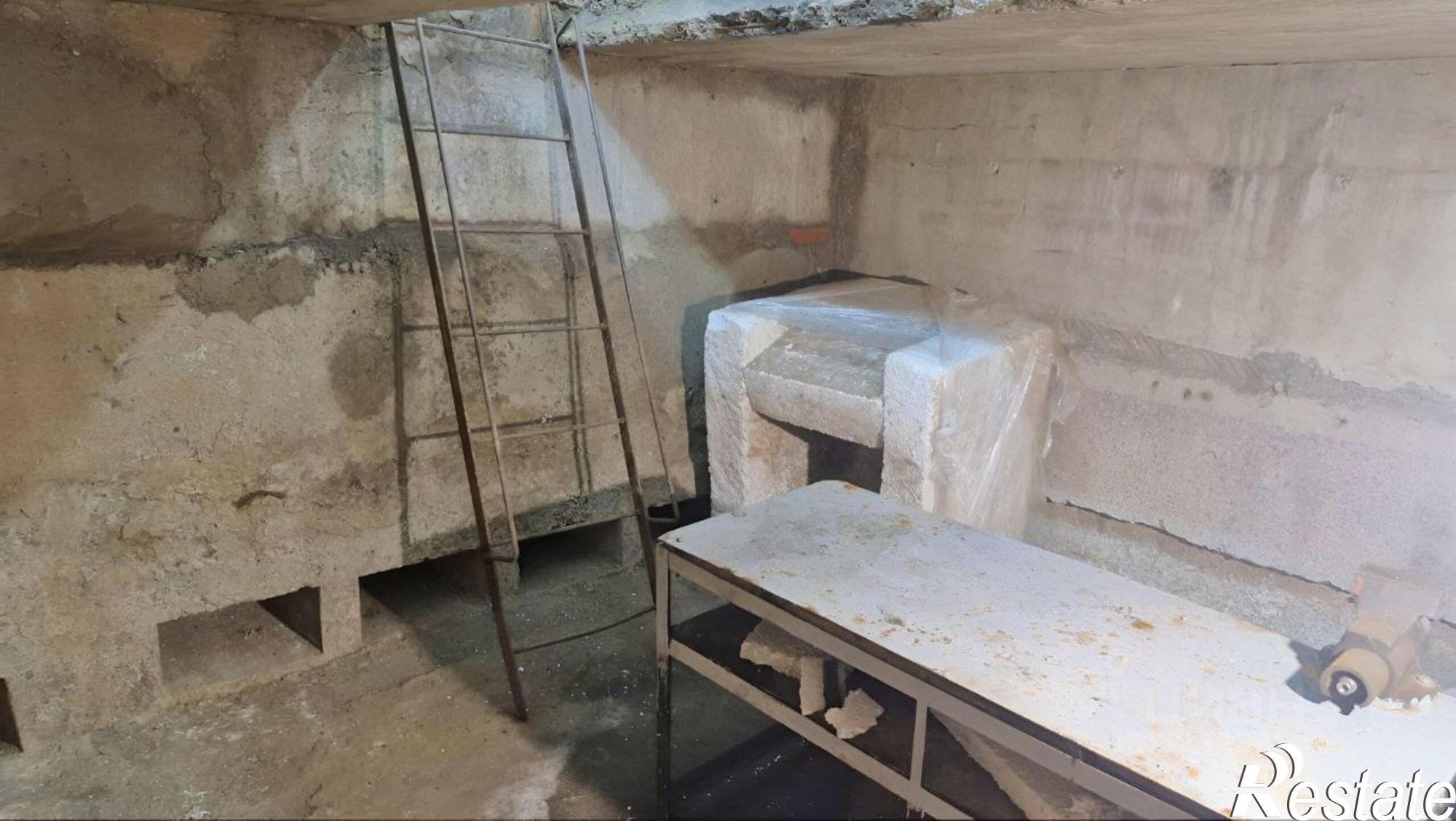 Купить гараж, место в паркинге за 800 008 рублей на ул Ленинградская, 32