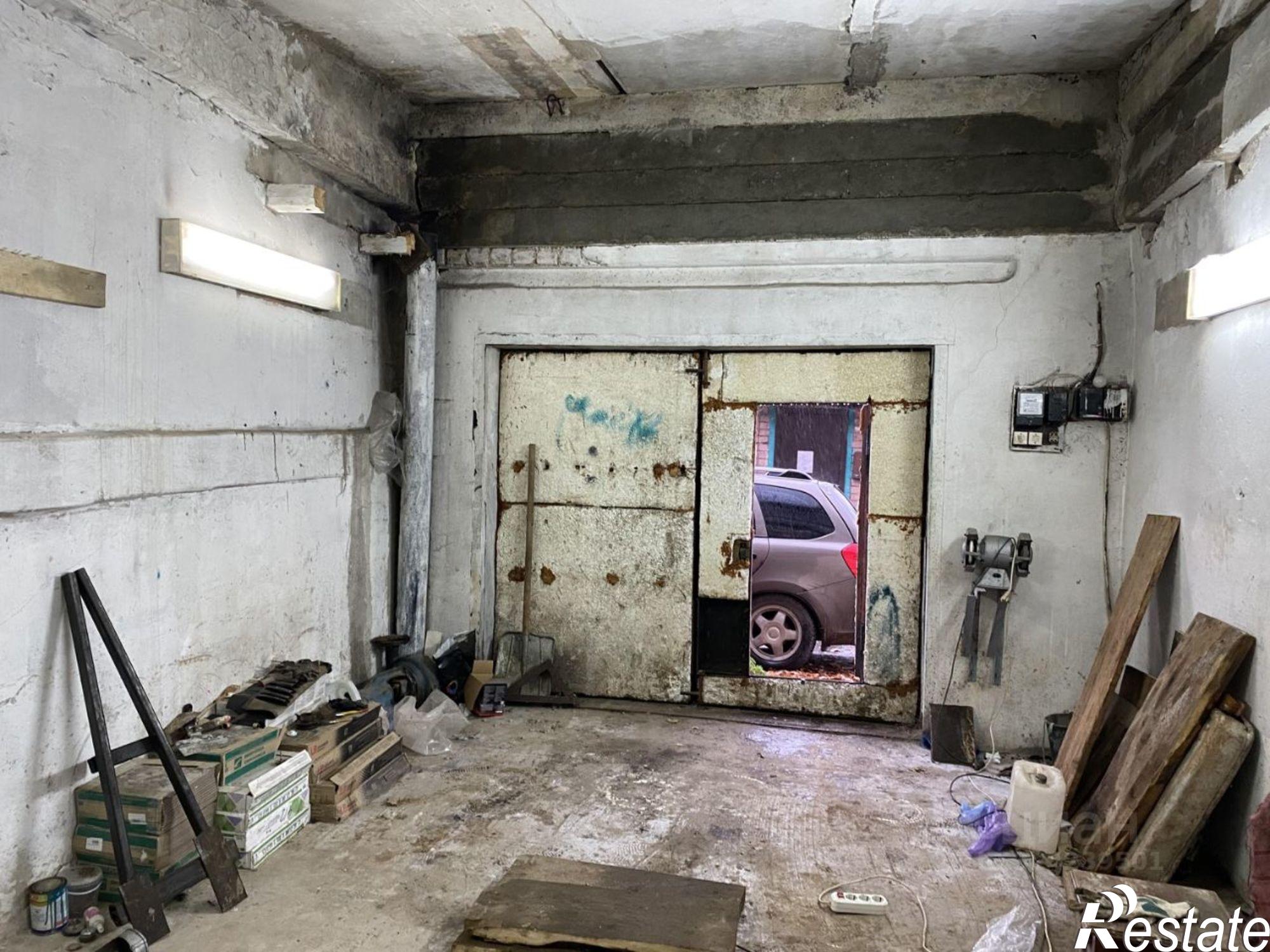 Купить гараж, место в паркинге за 800 008 рублей на ул Ленинградская, 32