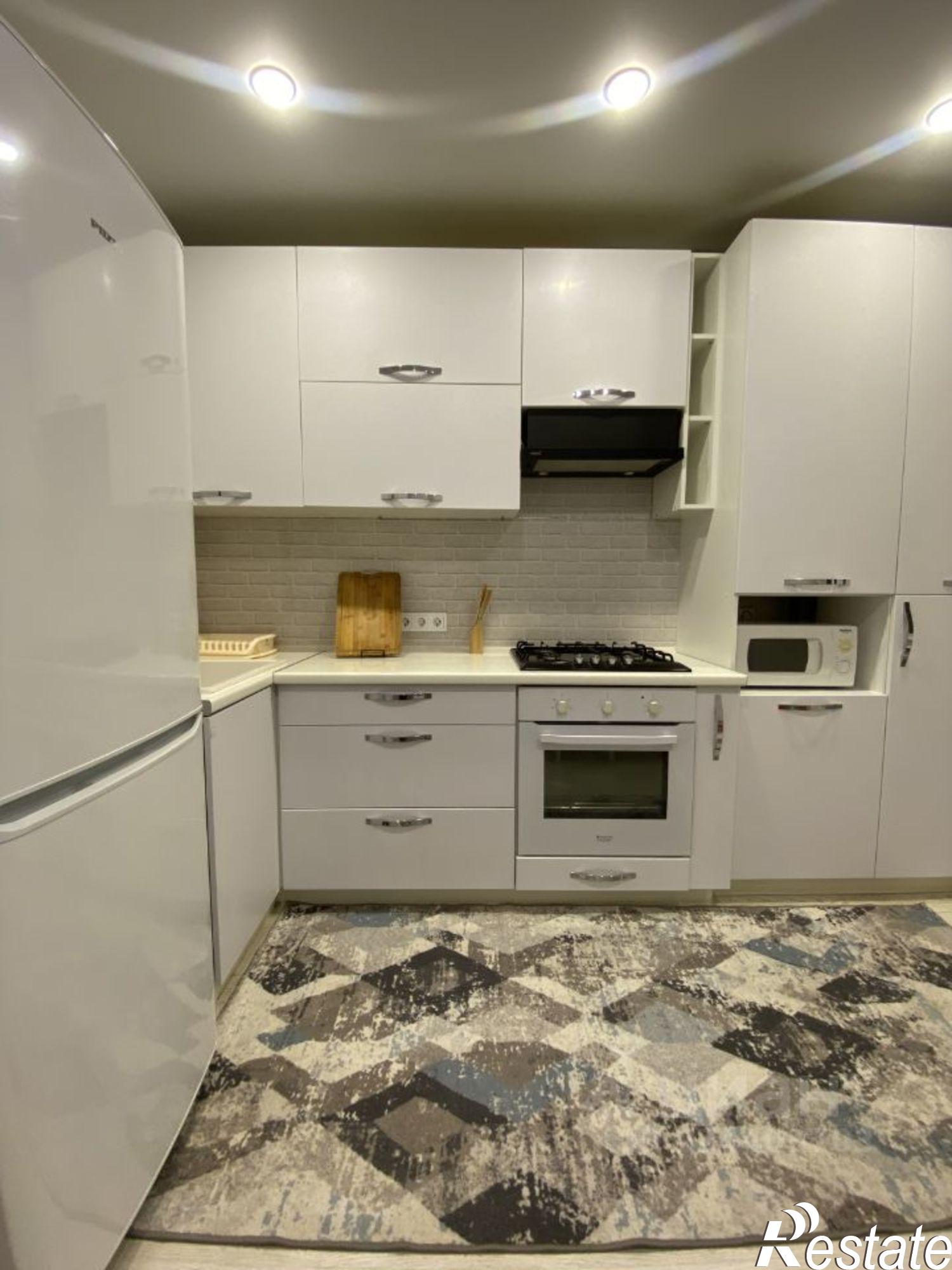 Сдать квартиру за 25 000 рублей на улица Панфилова, 33Б/2