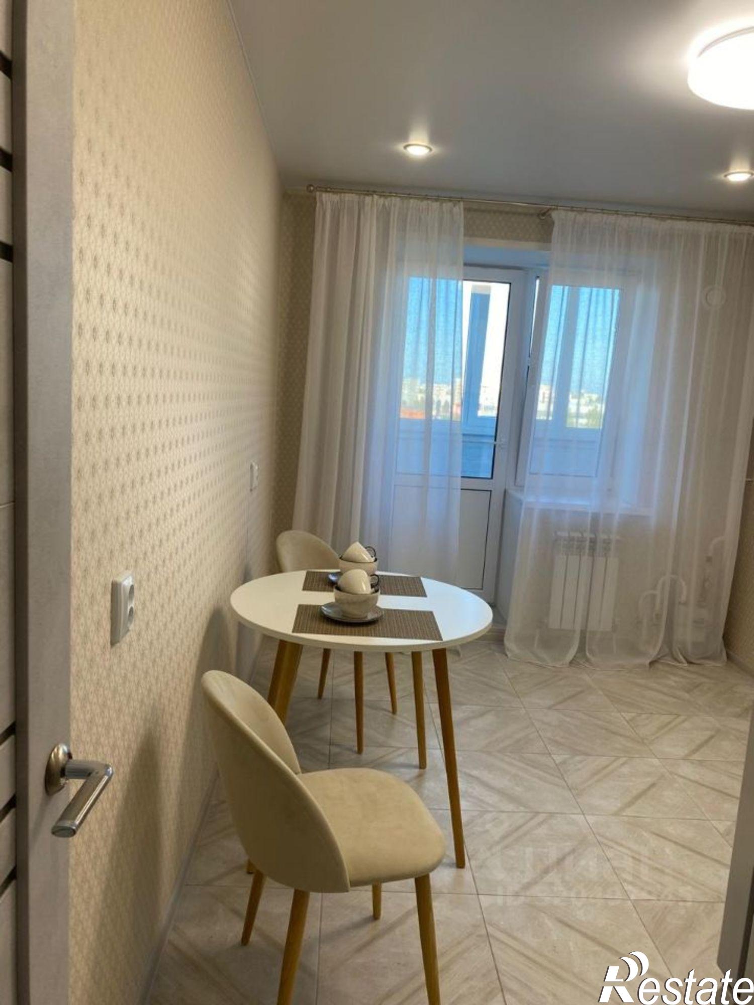 Сдать квартиру за 30 000 рублей на улица Марка Евтюхина, 8