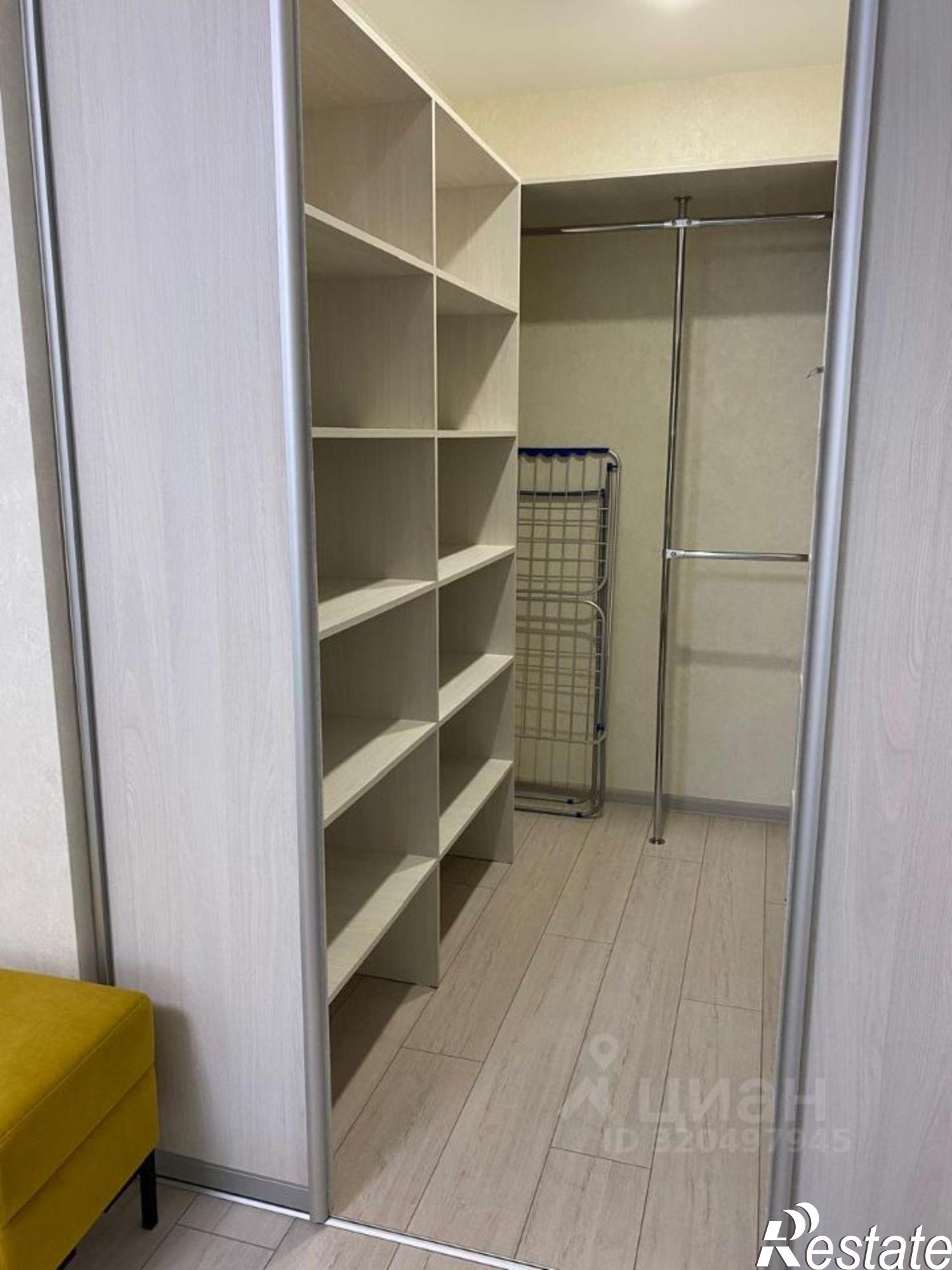 Сдать квартиру за 30 000 рублей на улица Марка Евтюхина, 8