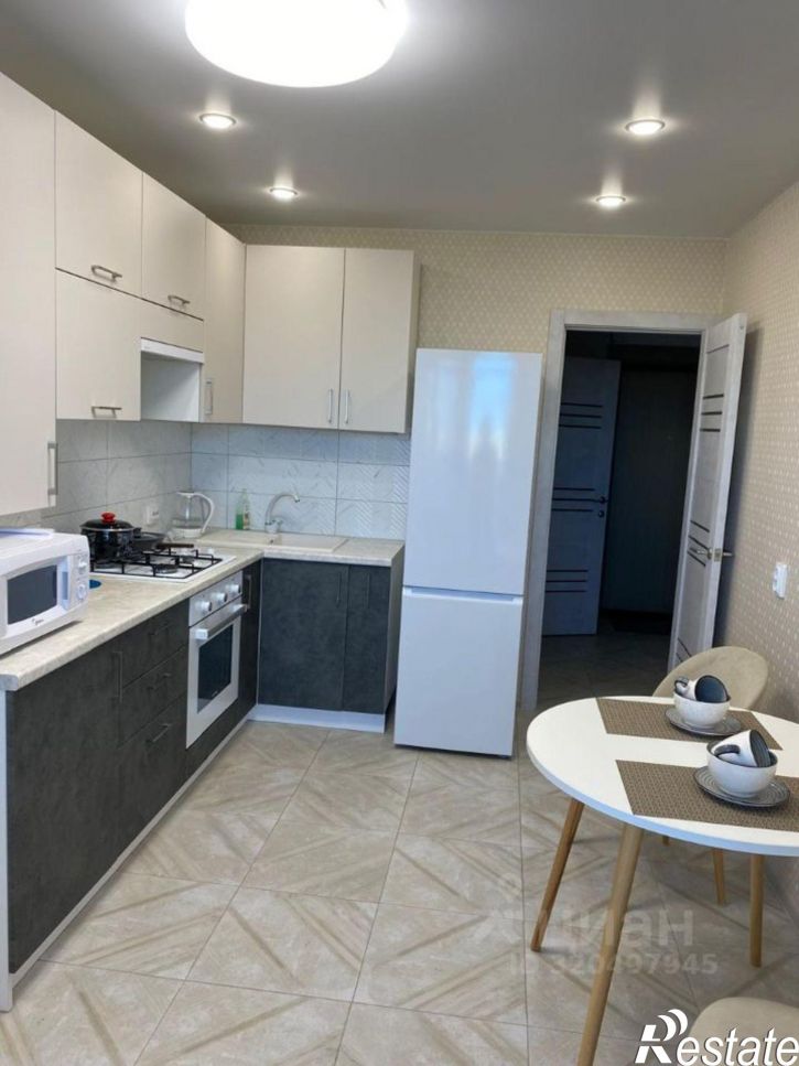 1-комн квартира улица Марка Евтюхина, 8,  д. 8