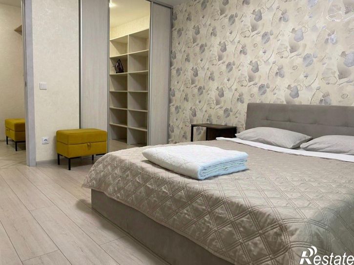 1-комн квартира улица Марка Евтюхина, 8,  д. 8