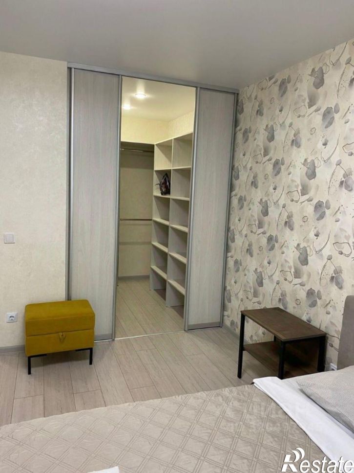 1-комн квартира улица Марка Евтюхина, 8,  д. 8