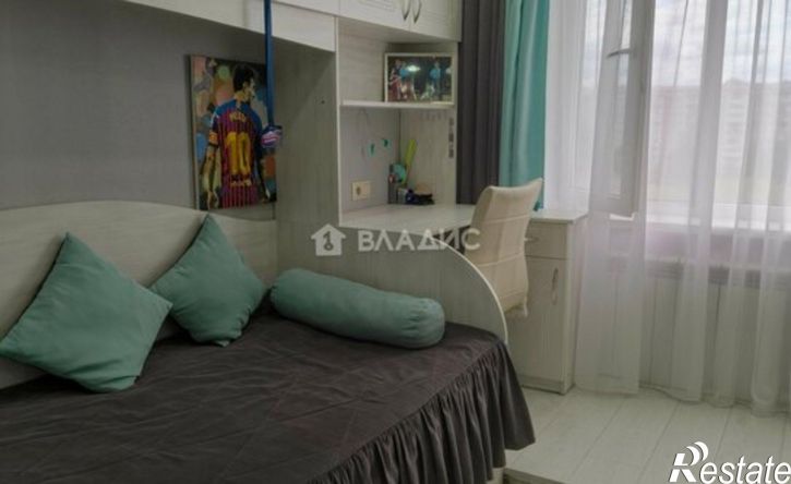3-комн квартира улица Петрова, 17,  д. 17
