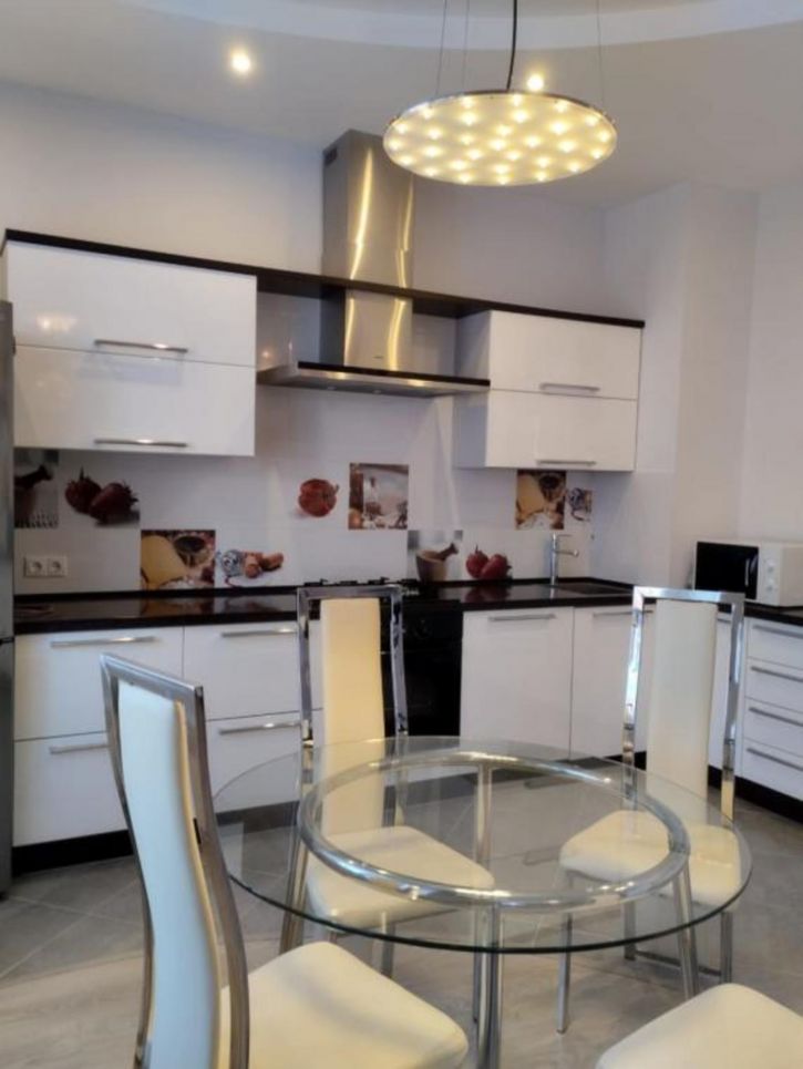 3-комн квартира Успенская, 32а