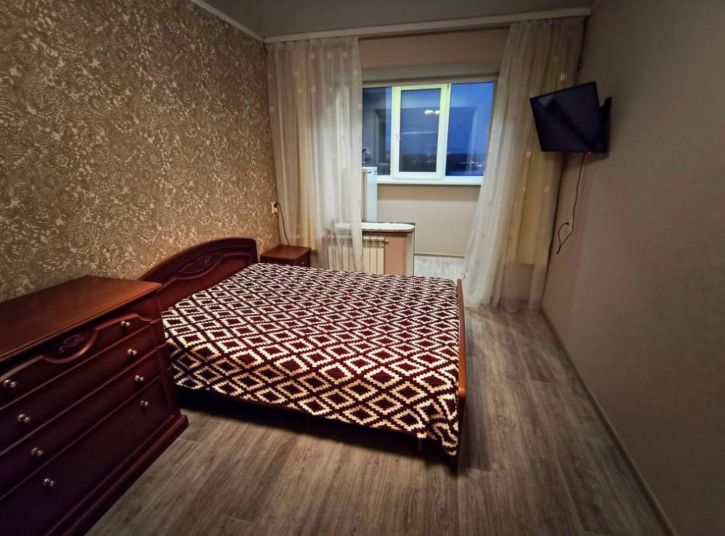 3-комн квартира Воинов-интернационалистов, 19