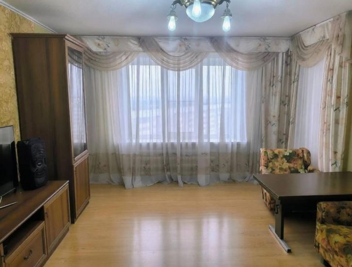3-комн квартира Воинов-интернационалистов, 19