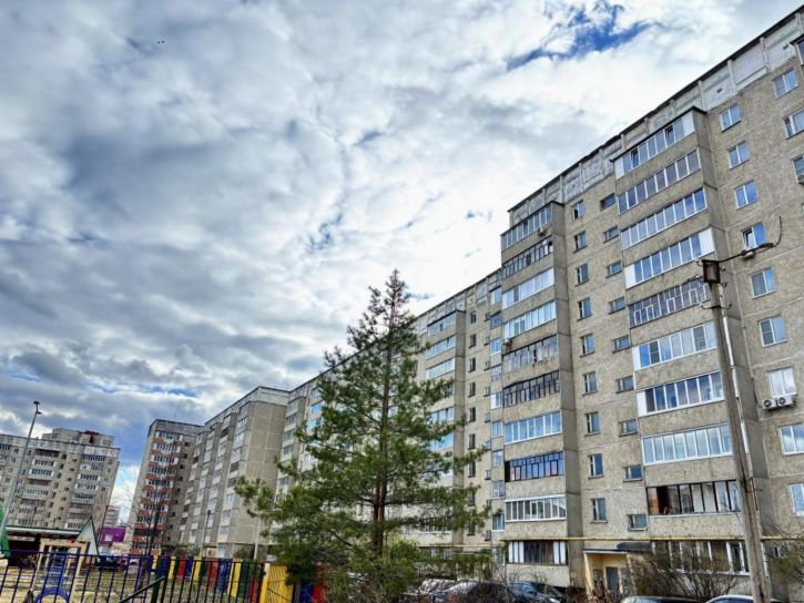 3-комн квартира Воинов-интернационалистов, 22а