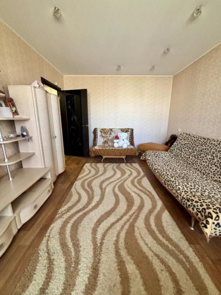 3-комн квартира Воинов-интернационалистов, 22а