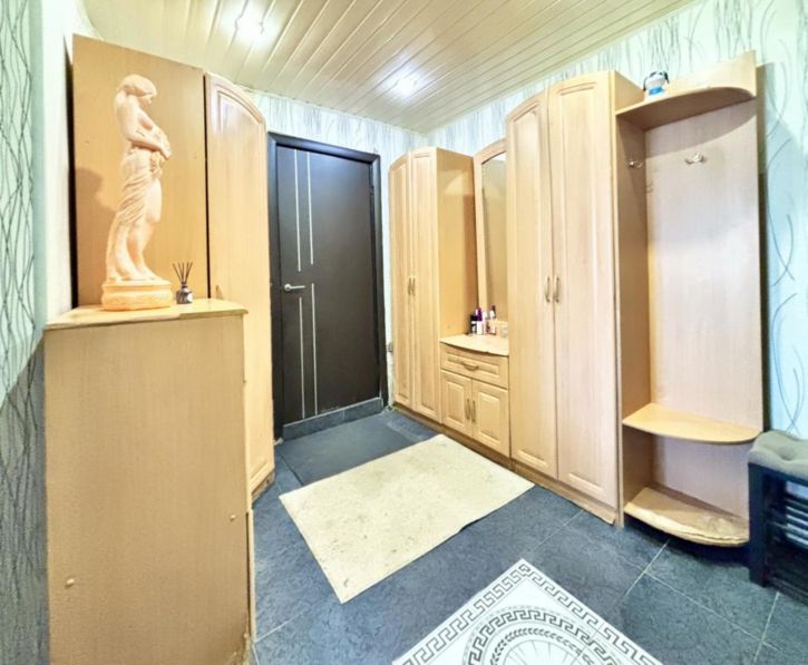 3-комн квартира Воинов-интернационалистов, 22а