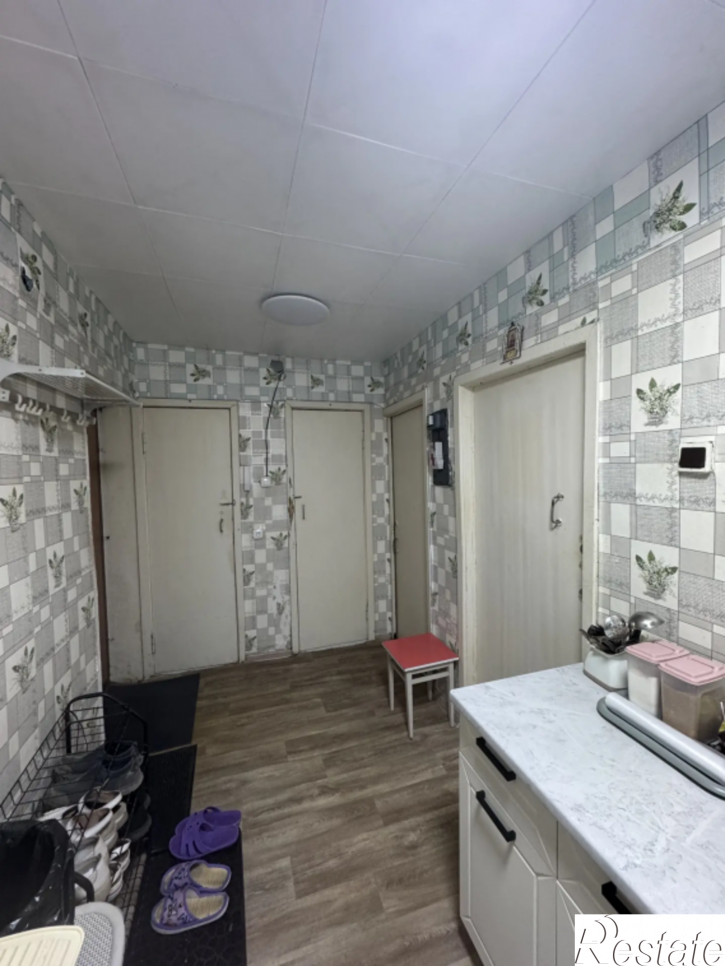 Комната Луначарского, 83