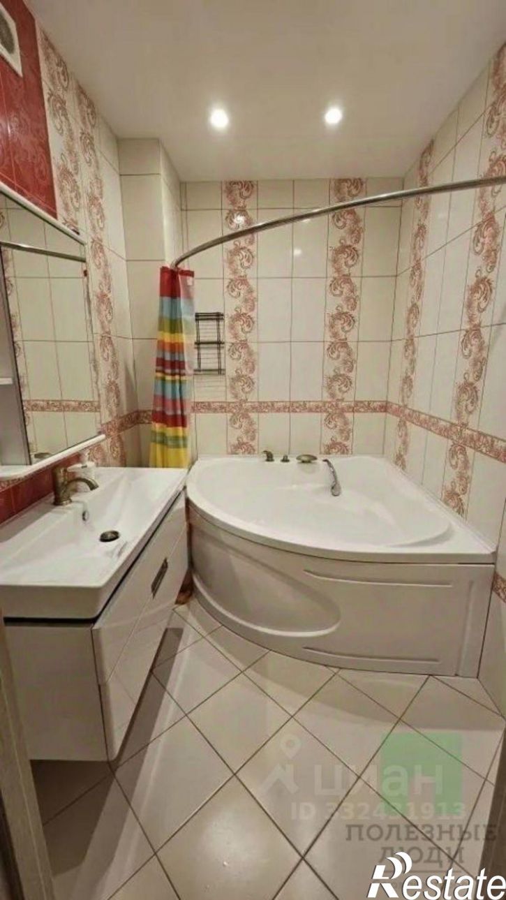 3-комн квартира Воскресенский пр-кт, 13а,  д. 13а