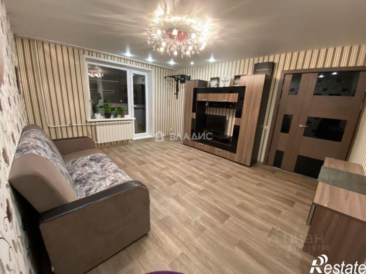 3-комн квартира ул Петрова, 3,  д. 3