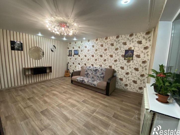 3-комн квартира ул Петрова, 3,  д. 3