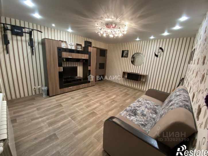 3-комн квартира ул Петрова, 3,  д. 3