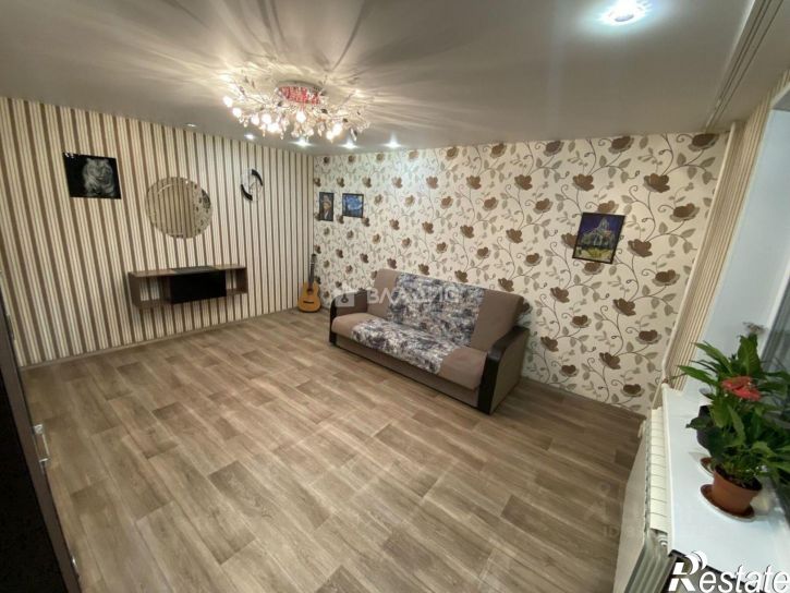 3-комн квартира ул Петрова, 3,  д. 3