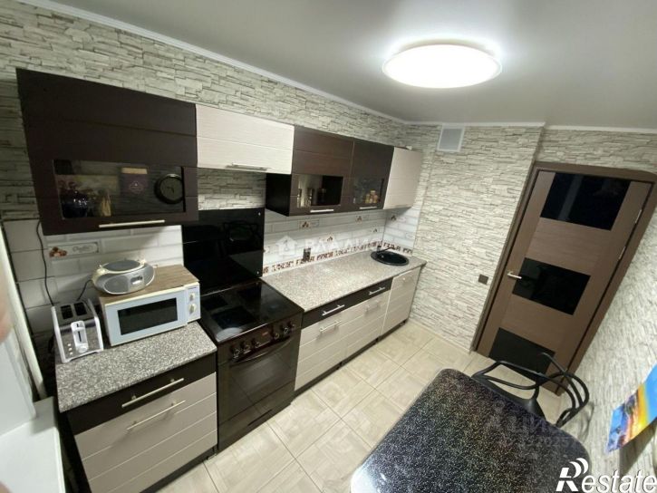 3-комн квартира ул Петрова, 3,  д. 3
