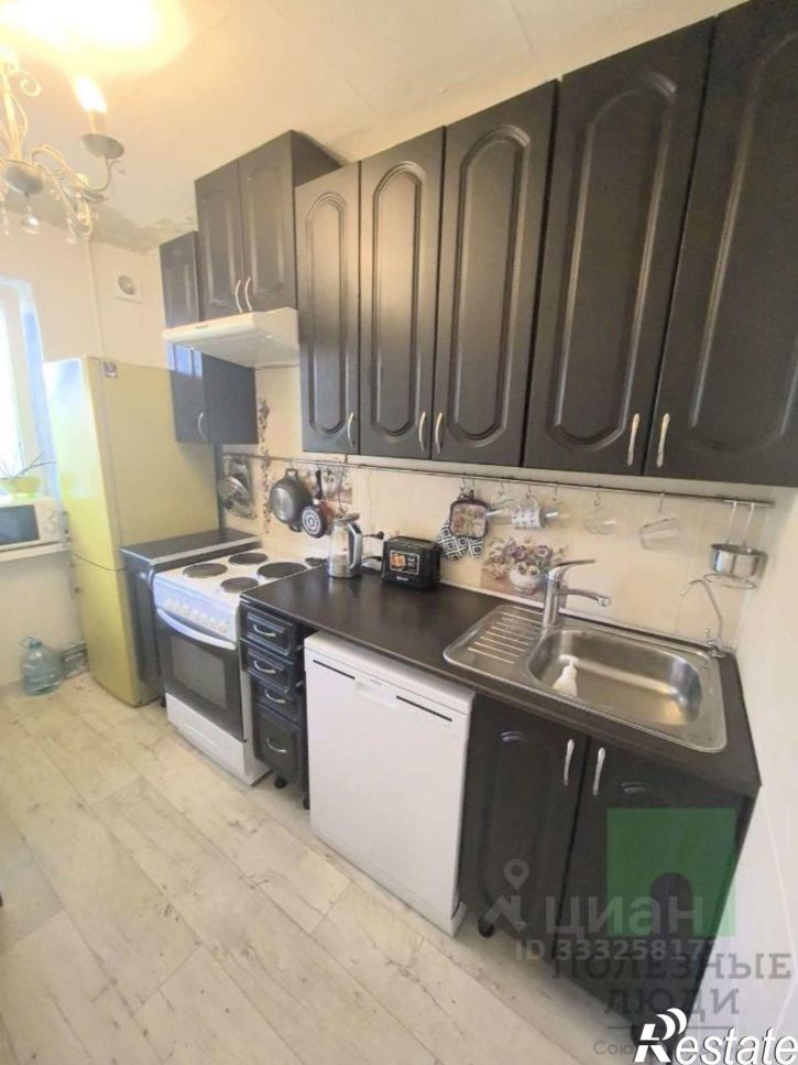 3-комн квартира ул Петрова, 13,  д. 13