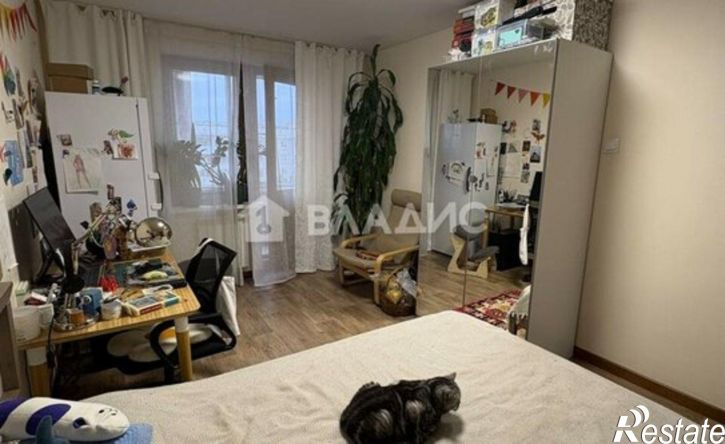 3-комн квартира ул Петрова, 4,  д. 4