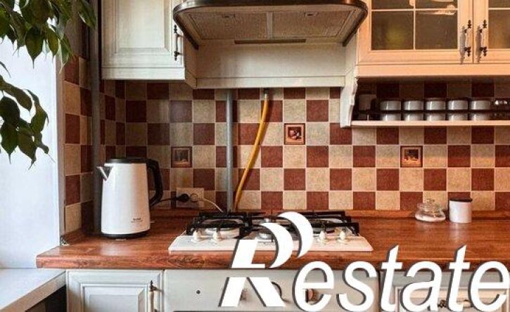 3-комн квартира улица Эшкинина, 22,  д. 22