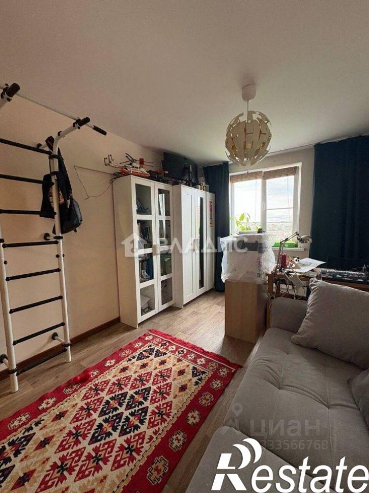 3-комн квартира улица Петрова, 4,  д. 4