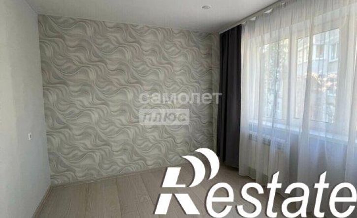 3-комн квартира улица Строителей, 3,  д. 3