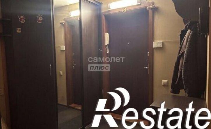 3-комн квартира улица Петрова, 4,  д. 4