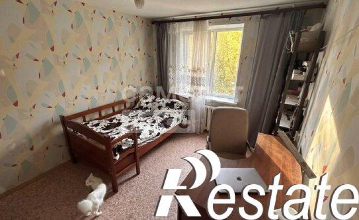 3-комн квартира улица Петрова, 4,  д. 4