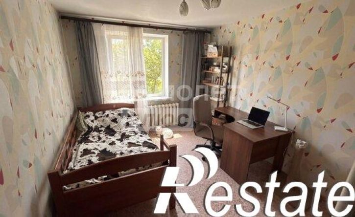 3-комн квартира улица Петрова, 4,  д. 4