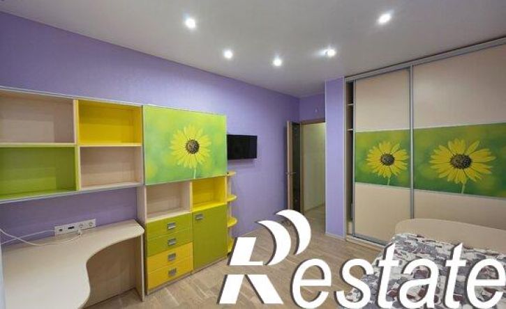 4-комн квартира улица Орая, 66,  д. 66