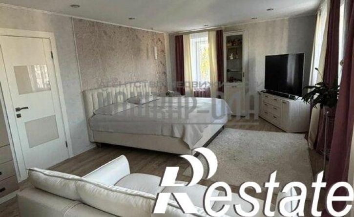 3-комн квартира улица Петрова, 15А,  д. 15А