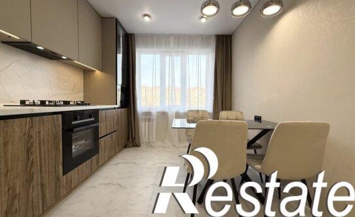 3-комн квартира улица Эшкинина, 22,  д. 22